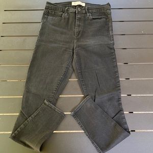 Gap Women’s Black Super High Rise True Skinny Jean 30L